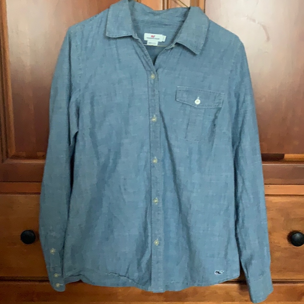 Vineyard Vines women’s button up size 6